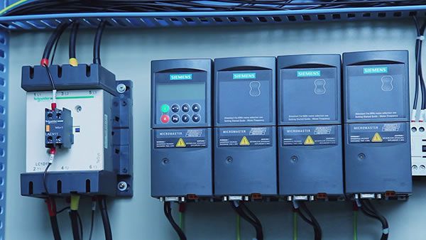 Parte eléctrica de la máquina