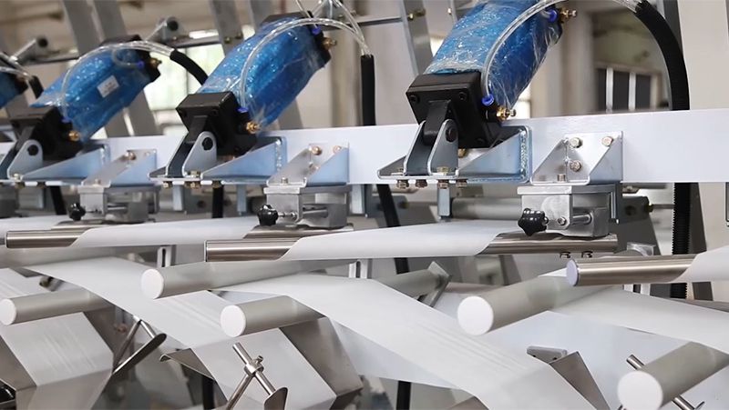 Máquina de conversión plegadora de toallitas húmedas, DCW-2700